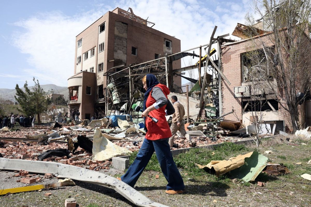 Guerre en Iran : appels à la négociation et frappes meurtrières en cours