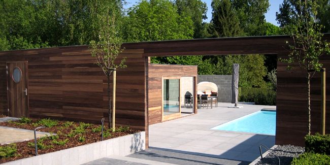 Choisir le meilleur matériau pour votre piscine : bois, béton ou polyester ?