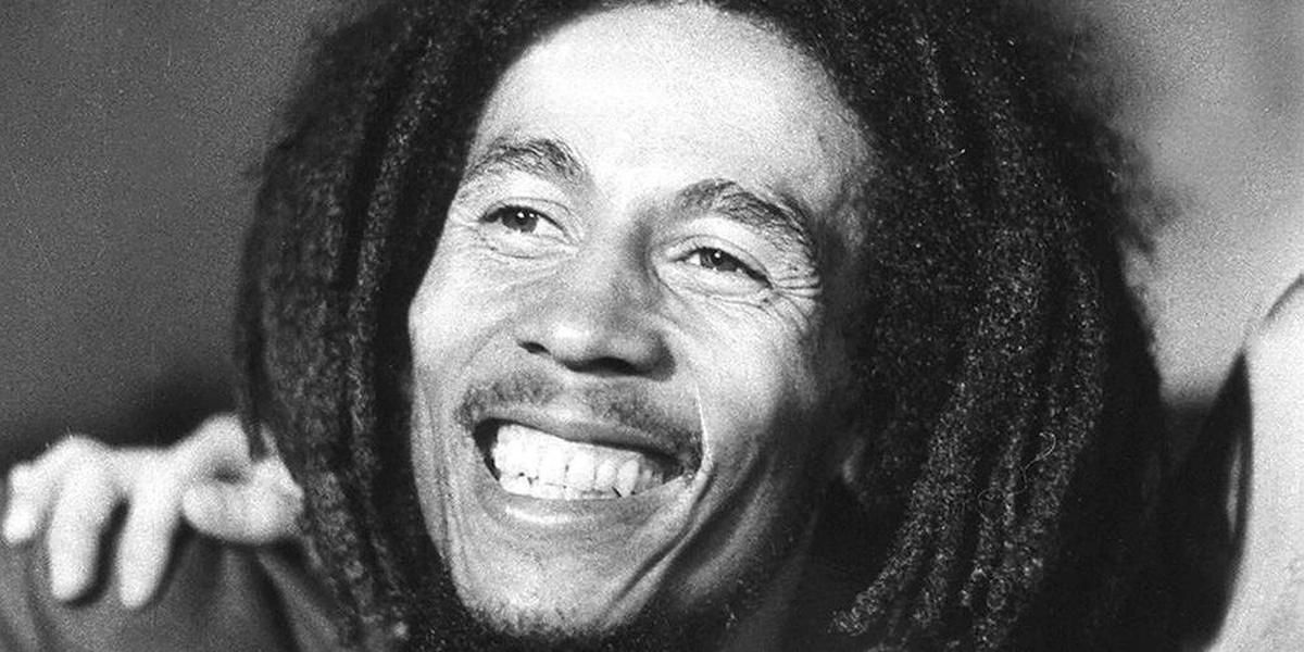 La voix du reggae : un hommage à Bob Marley, né un 6 avril