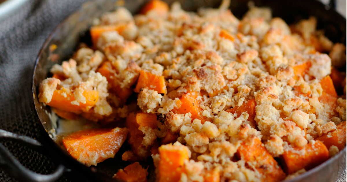 Crumble de patates douces aux noisettes