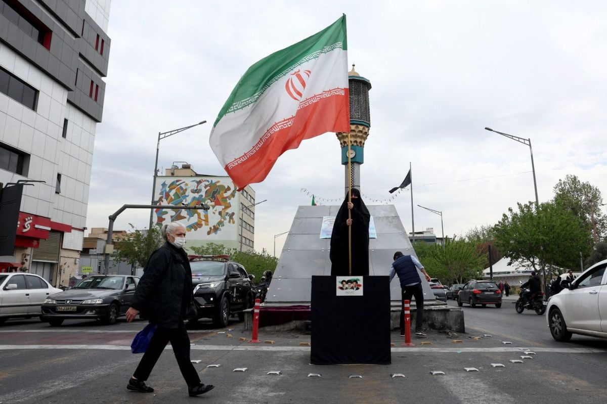 Des tensions montent : Trump critique le pape et déclare l'indifférence face aux négociations iraniennes