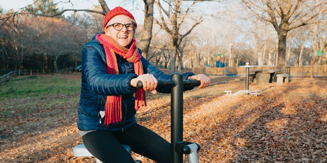 Protéger les seniors des virus hivernaux : conseils pratiques et essentiels