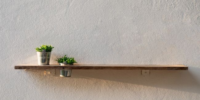 Comment fabriquer et installer des étagères murales ?