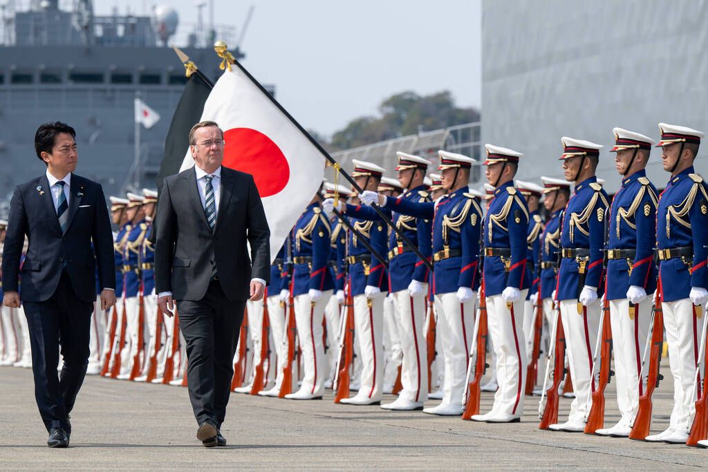 L'évolution des alliances : le Japon en route vers une armée moderne
