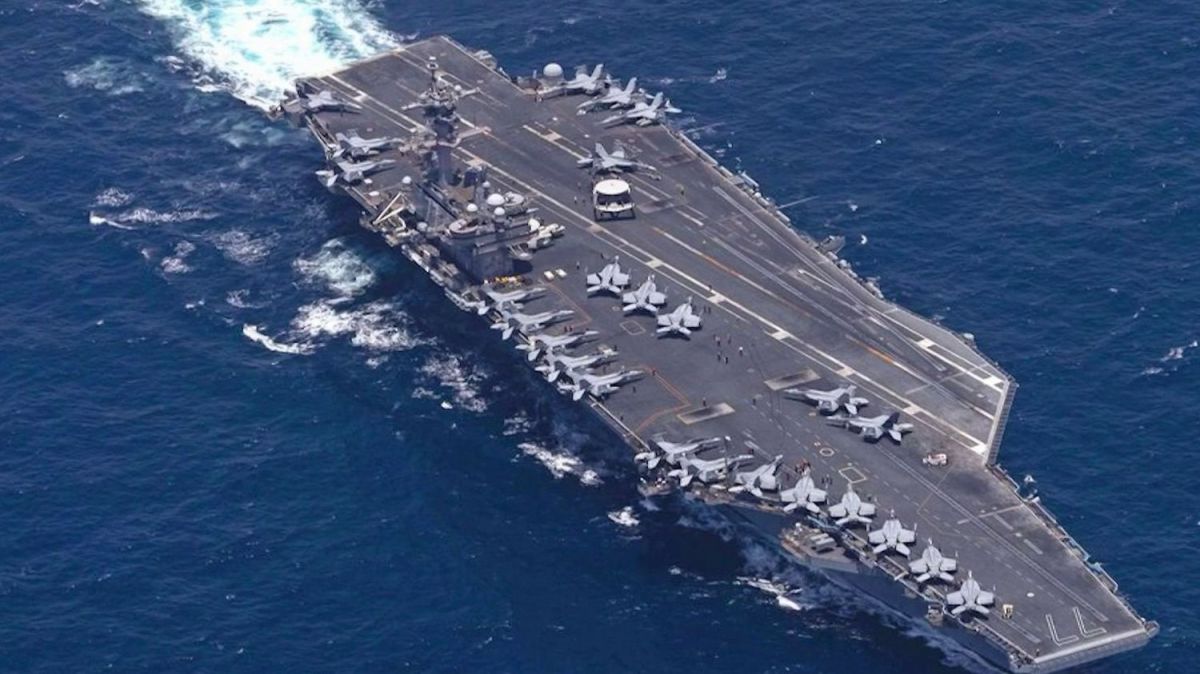 Escorte américaine pour deux navires dans le détroit d'Ormuz : tensions croissantes