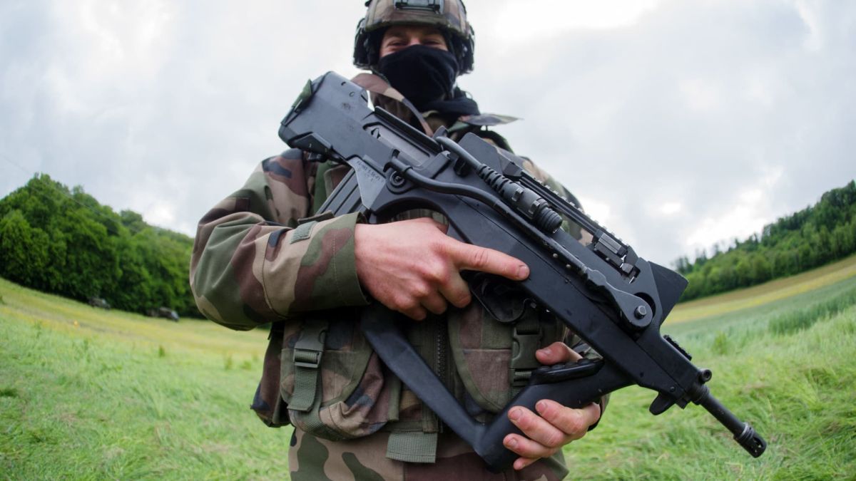 Dépendance alarmante de l'armée française : vers une remise en question stratégique ?