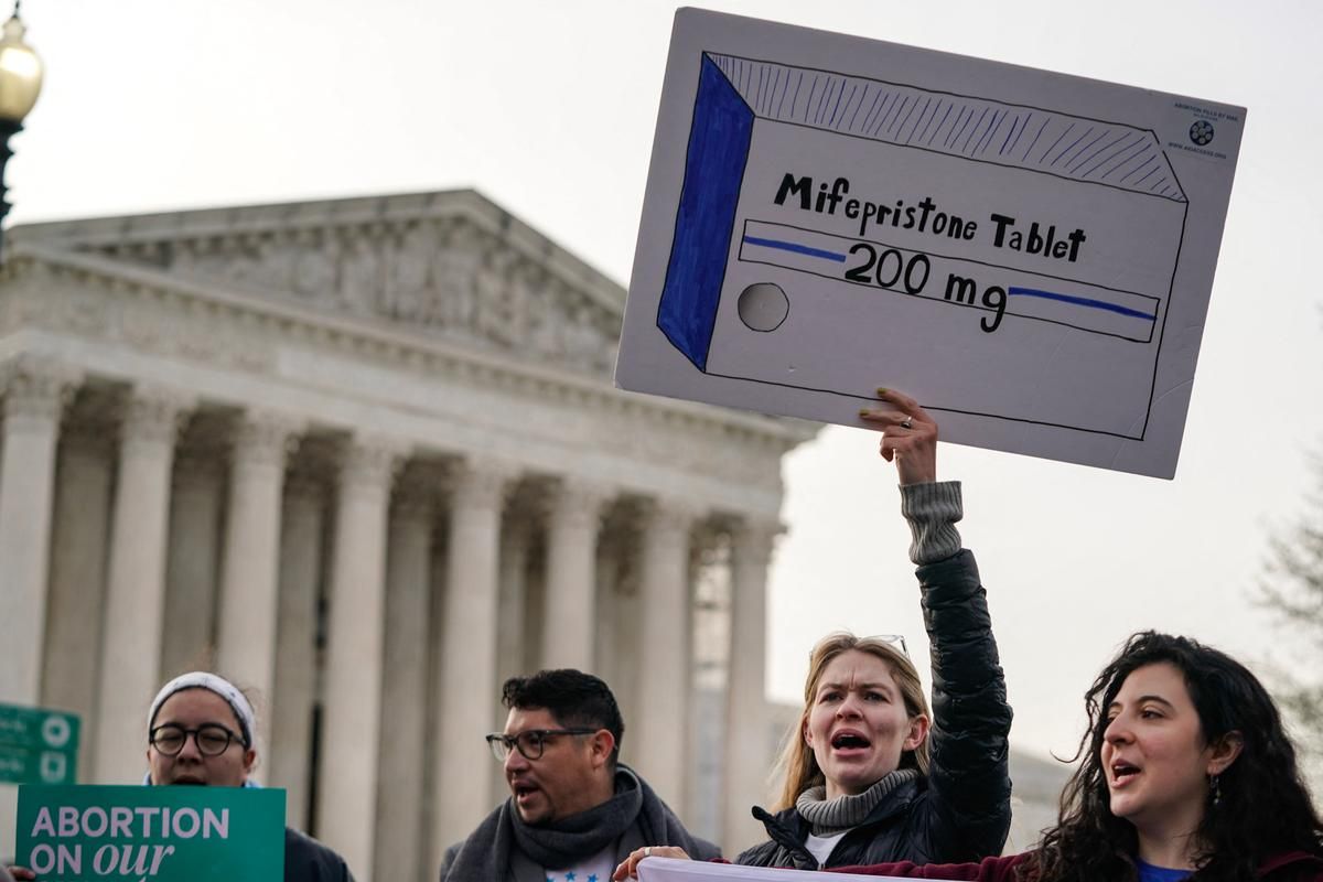 La Cour suprême des États-Unis relance temporairement la distribution de la pilule abortive par voie postale