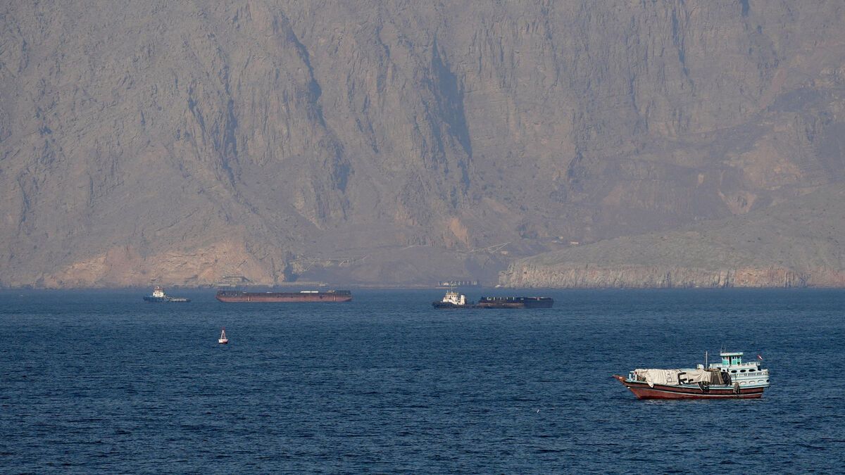 Arraisonnement d'un navire au large des Émirats : tensions croissantes dans le détroit d'Ormuz