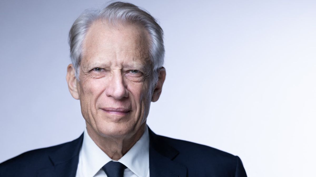 Une enquête s'ouvre sur Dominique de Villepin pour des statuettes controversées