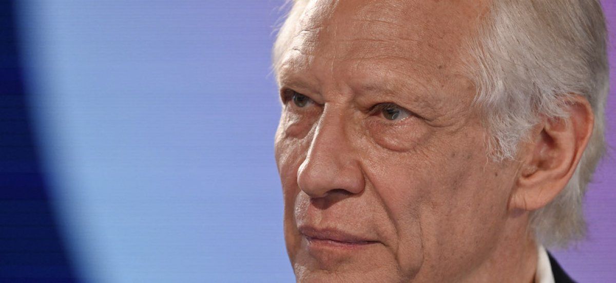 Une enquête s'ouvre sur Dominique de Villepin pour des statuettes controversées
