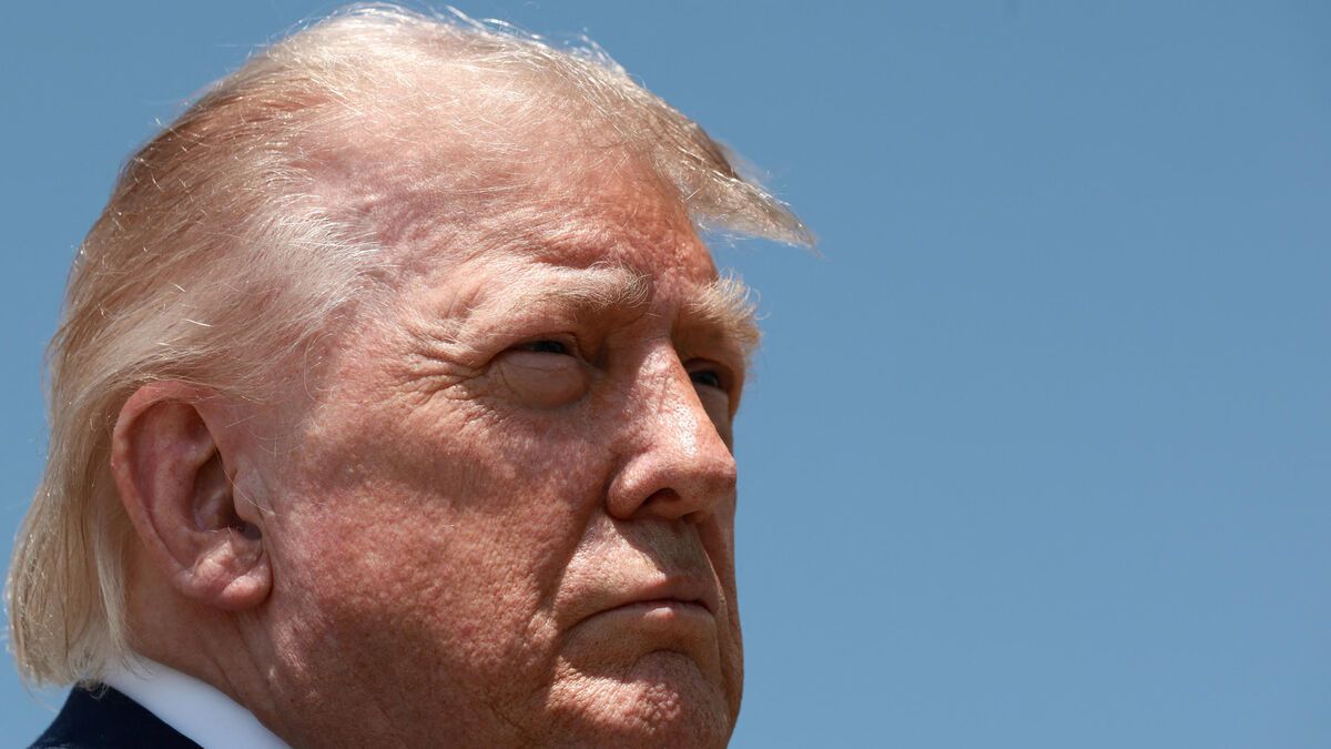 Des policiers attaquent Trump pour bloquer son fonds d'indemnisation controversé