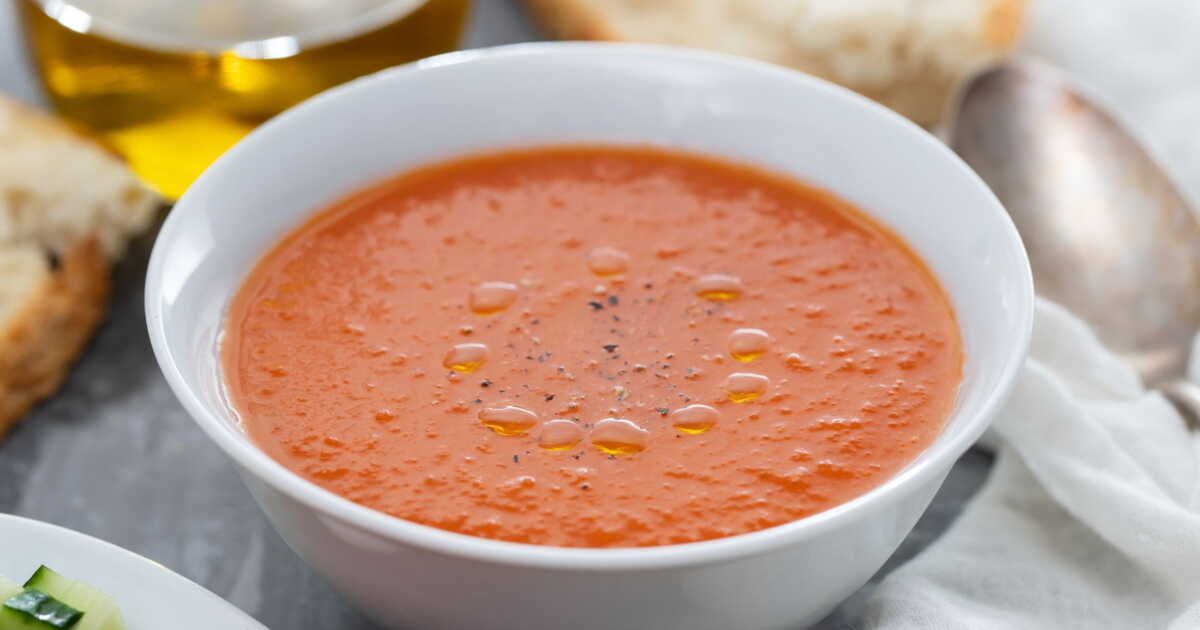 Gaspacho revisité : la recette estivale de Cyril Lignac avec une touche fruitée