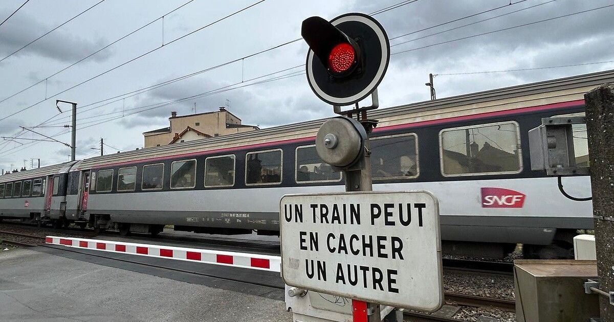 Collision à Libourne : un train percute une voiture abandonnée sans blessés