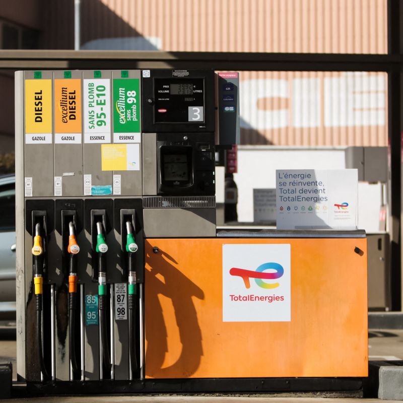 TotalEnergies bloque les prix des carburants pour célébrer les mères et les pères
