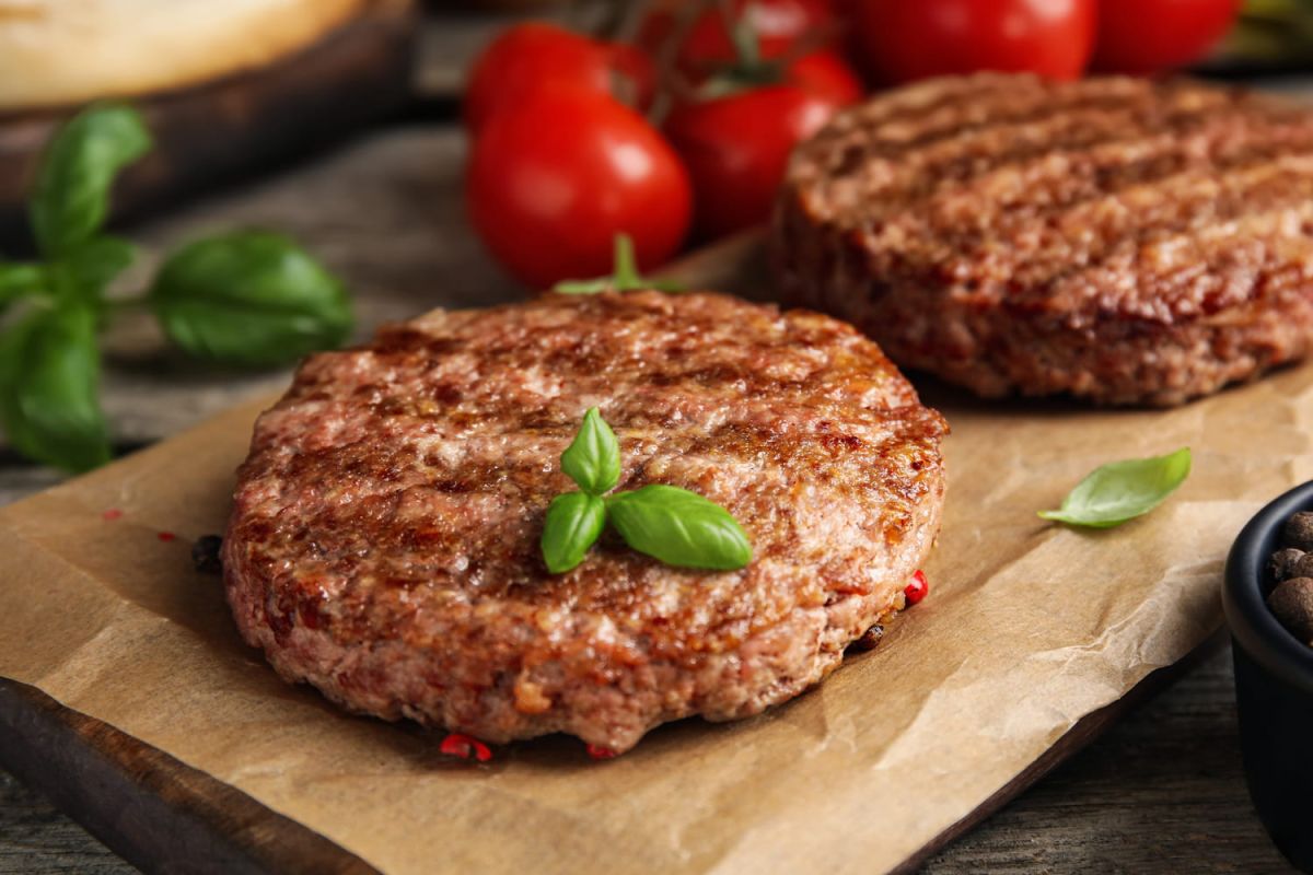 Améliorez votre steak haché surgelé avec cette technique de cuisson surprenante