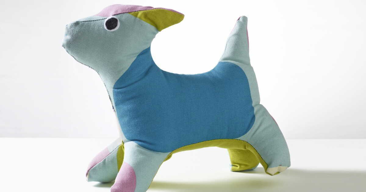 Théo le chiot : un doudou à coudre plein de charme