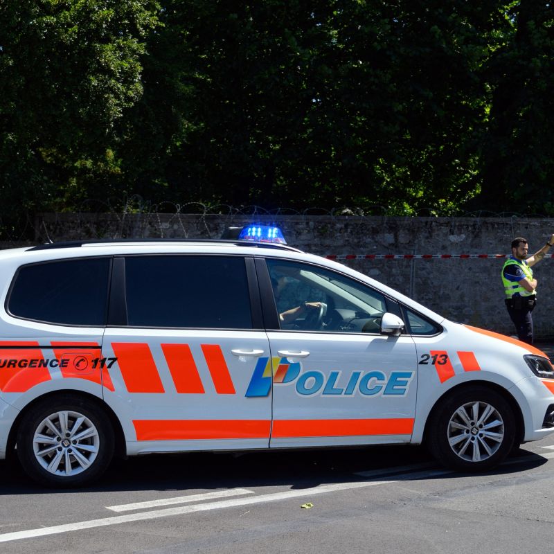 Attaque à l'arme blanche près de Zurich : trois victimes dans une gare