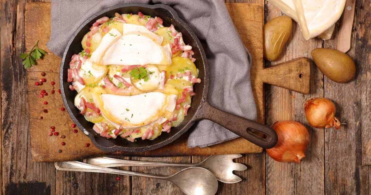Une tartiflette revisitée en poêle : régal express pour vos soirées d'hiver