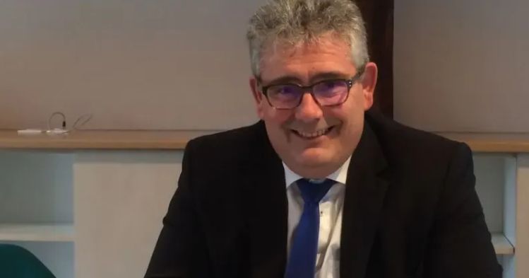 Pascal Coste rend hommage à Bernadette Chirac : une héritière du temps