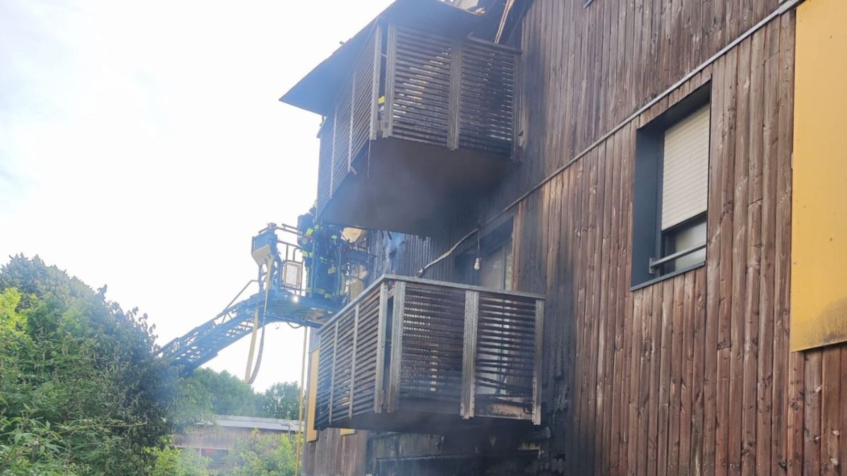 Deux véhicules en flammes à Niort : des investigations lancées