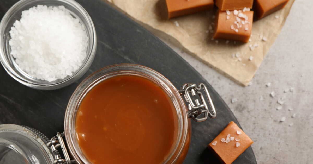 Cyril Lignac sublime le mille-feuille avec pommes et caramel au beurre salé