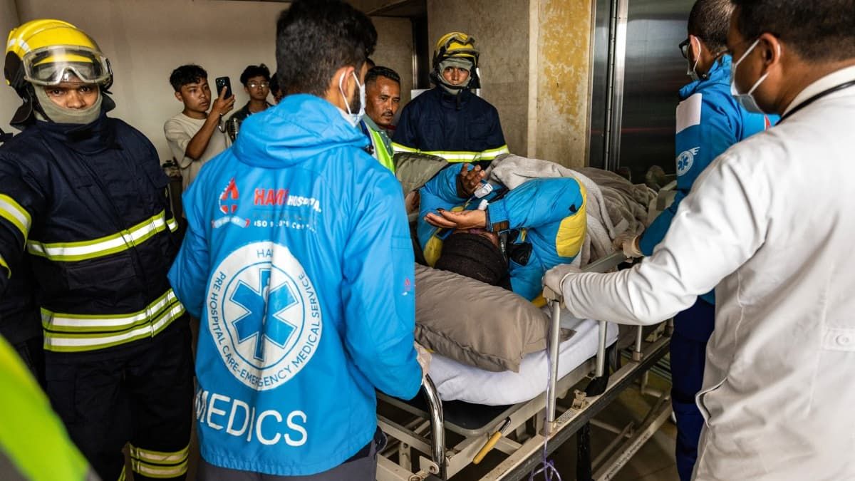 L'alpiniste népalais miraculeusement sauvé de l'Everest sort des soins intensifs