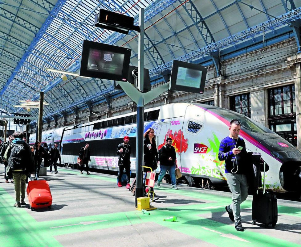agents de la sncf en grève : enjeux salariaux et impacts de la concurrence