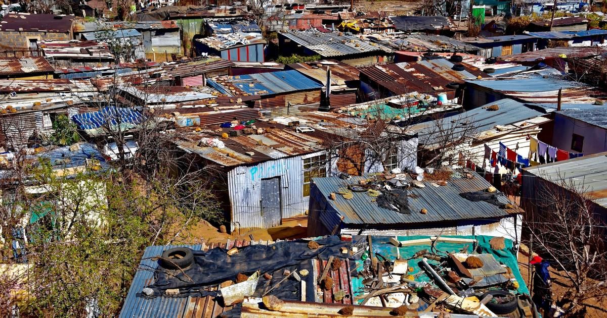 Une tragédie à Johannesburg : au moins 12 morts dans une fusillade