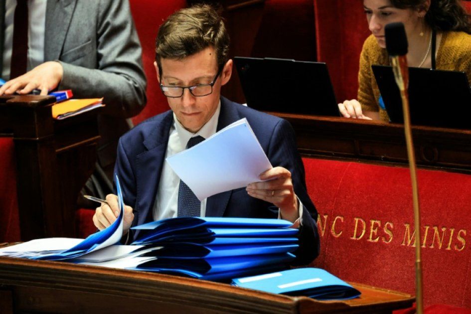 Le ministre de l'éducation évoque le guide de signalement après la tragédie de Lyhanna