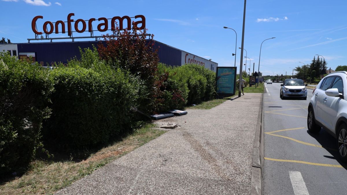 Chasseneuil-du-Poitou : un conducteur victime d'un malaise cardiaque sur la D910