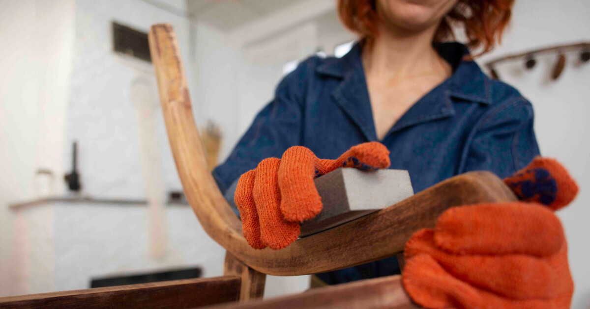 l'astuce infaillible pour poncer les angles d'un meuble