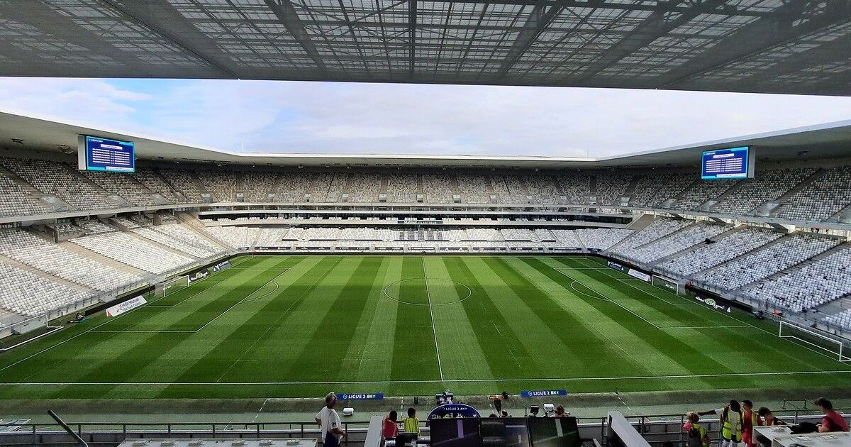 Négociations cruciales autour du stade des Girondins de Bordeaux avant la vente du club