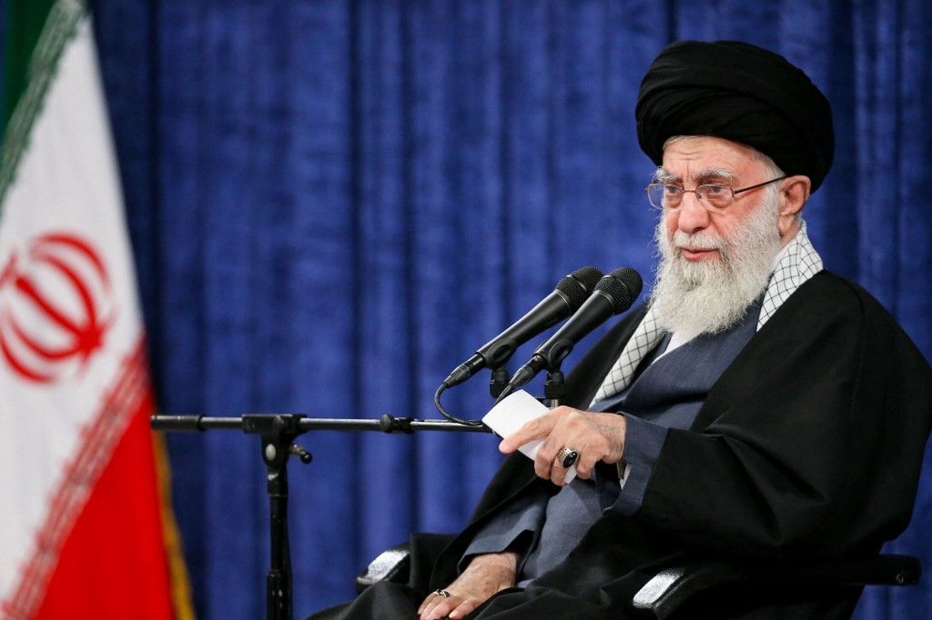 Les funérailles d'Ali Khamenei reportées en pleine guerre : quelles conséquences pour l'Iran ?