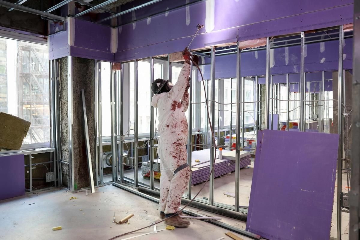New York relance la conversion d'immeubles de bureaux pour résoudre la crise du logement