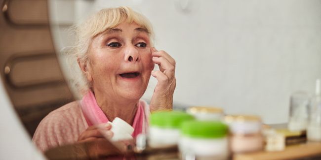 Retarder le vieillissement de la peau avec des astuces simples et efficaces
