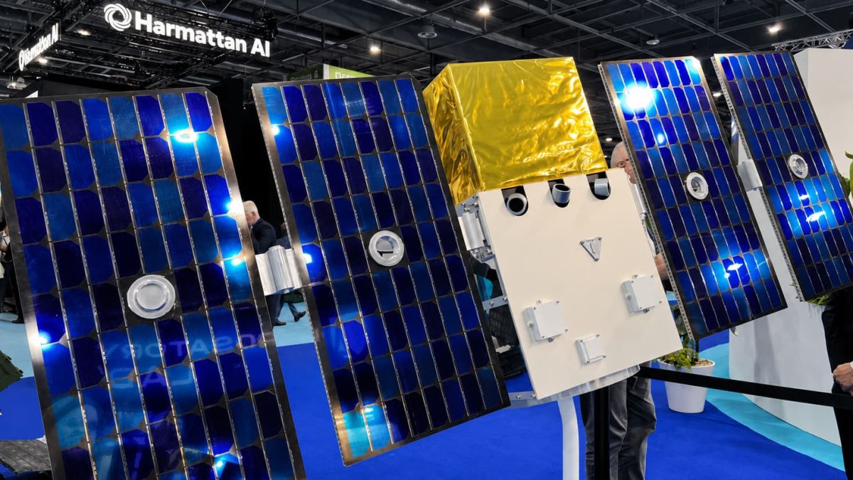 Une start-up française défie les faux avions ennemis depuis l’espace