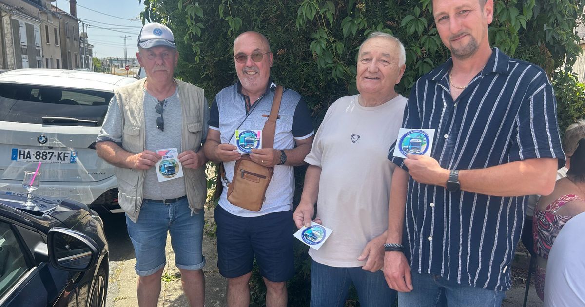 Retrouvailles émouvantes de l'ancienne équipe de Vialle : un héritage de famille en Dordogne