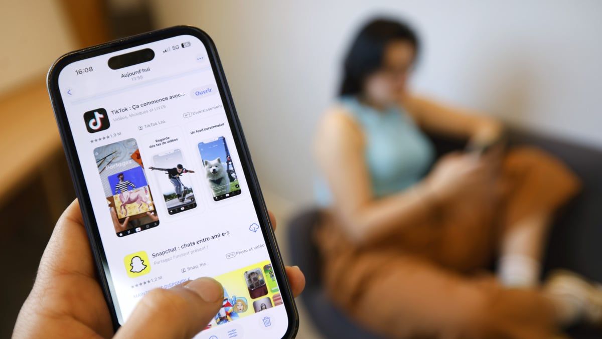 Les réseaux sociaux prennent le pas sur les médias traditionnels dans l’information mondiale