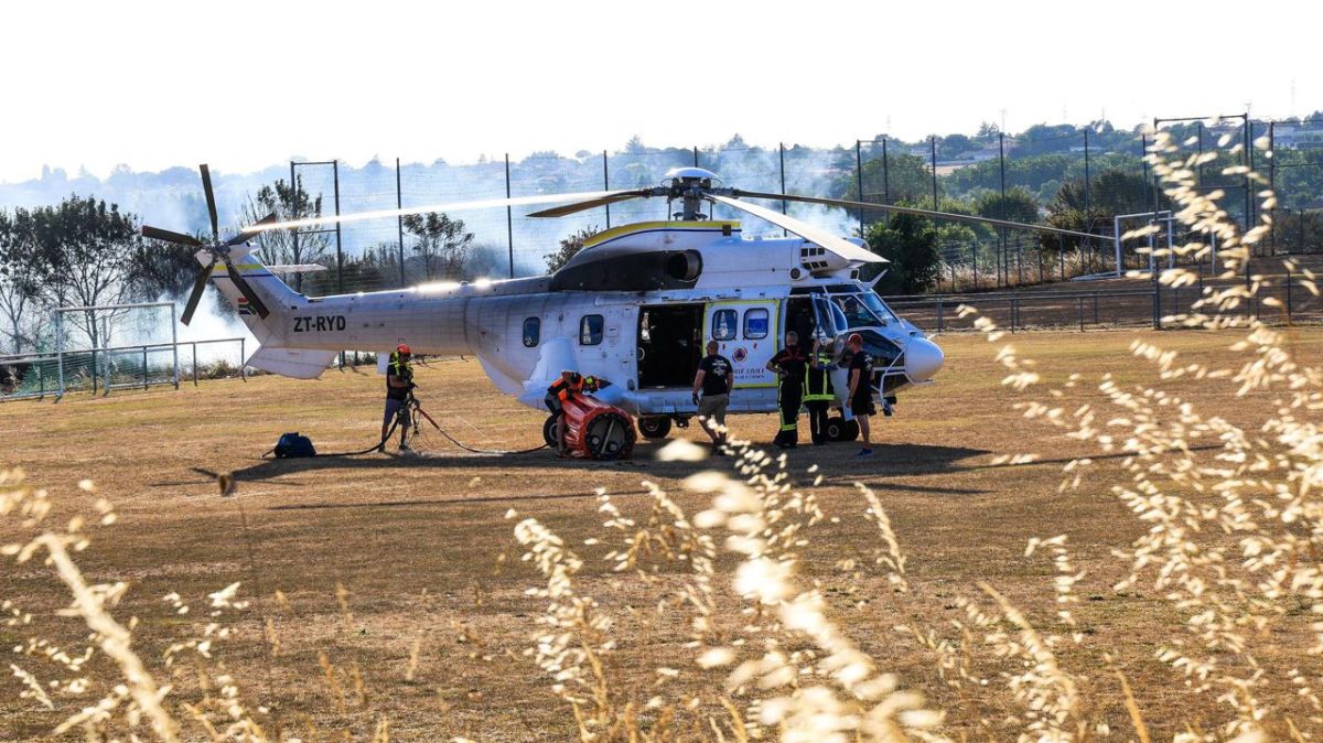 Première intervention d'un hélicoptère bombardier d'eau dans l'Allier face à la sécheresse