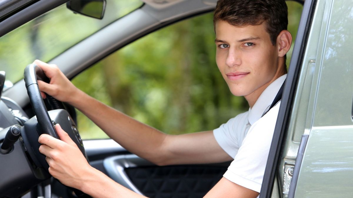 Prêter ma voiture à mon petit-fils : ce qu'il faut savoir