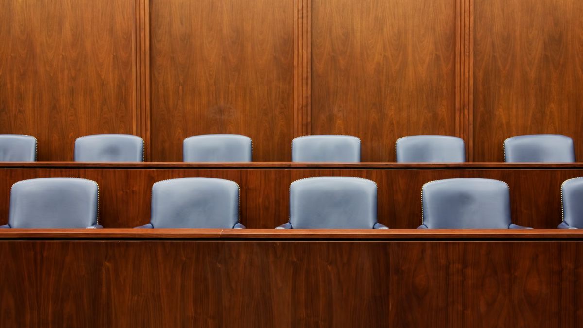 Un condamné tiré au sort pour devenir juré dans la cour où il sera jugé