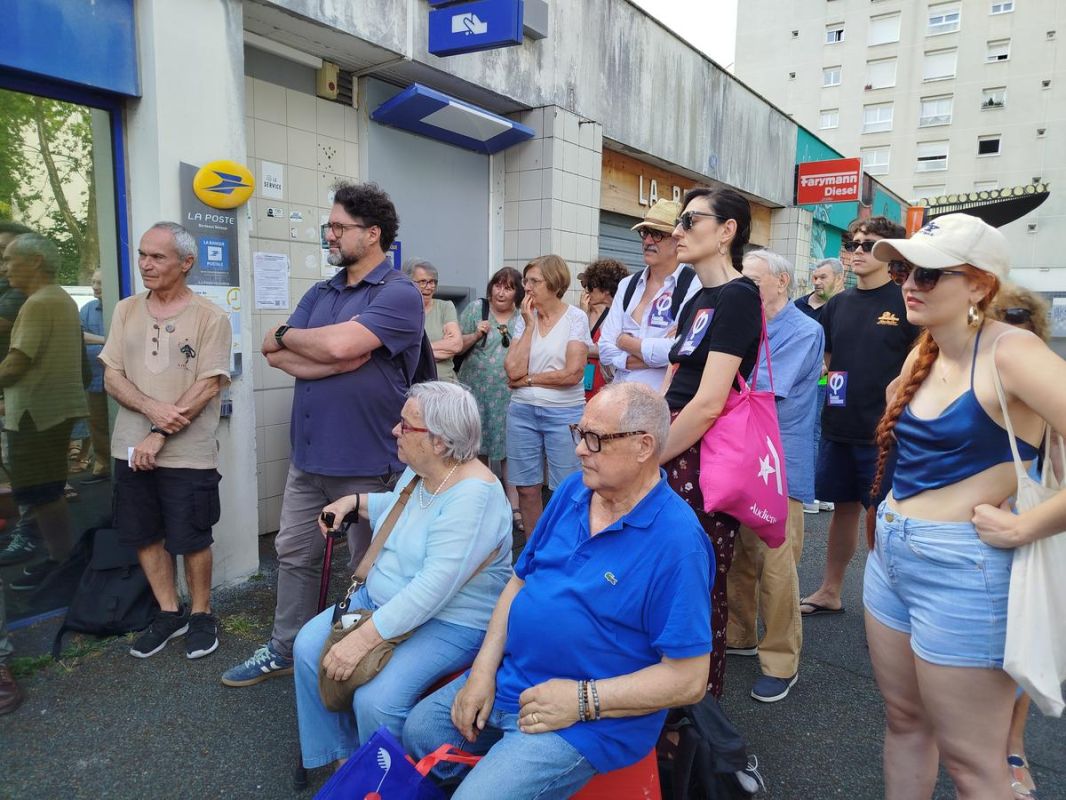 Bordeaux : des habitants unis contre la fermeture du bureau de poste de la Benauge