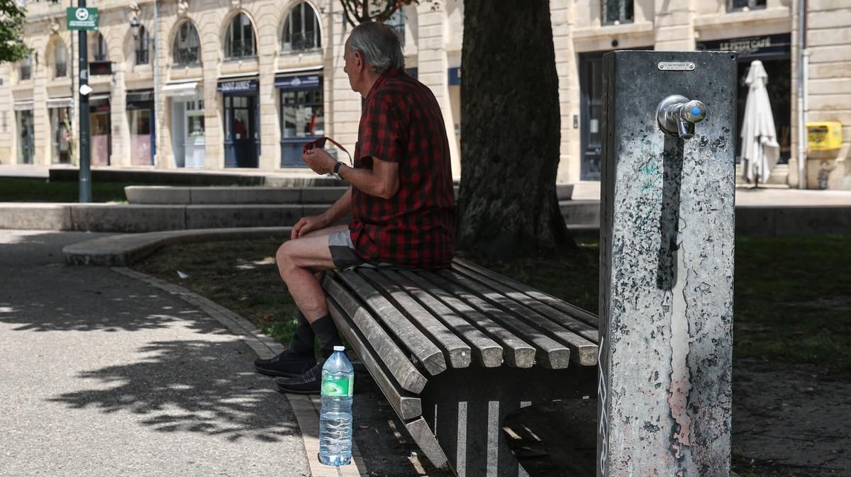À Bordeaux, la chaleur écrasante transforme les nuits en tourments