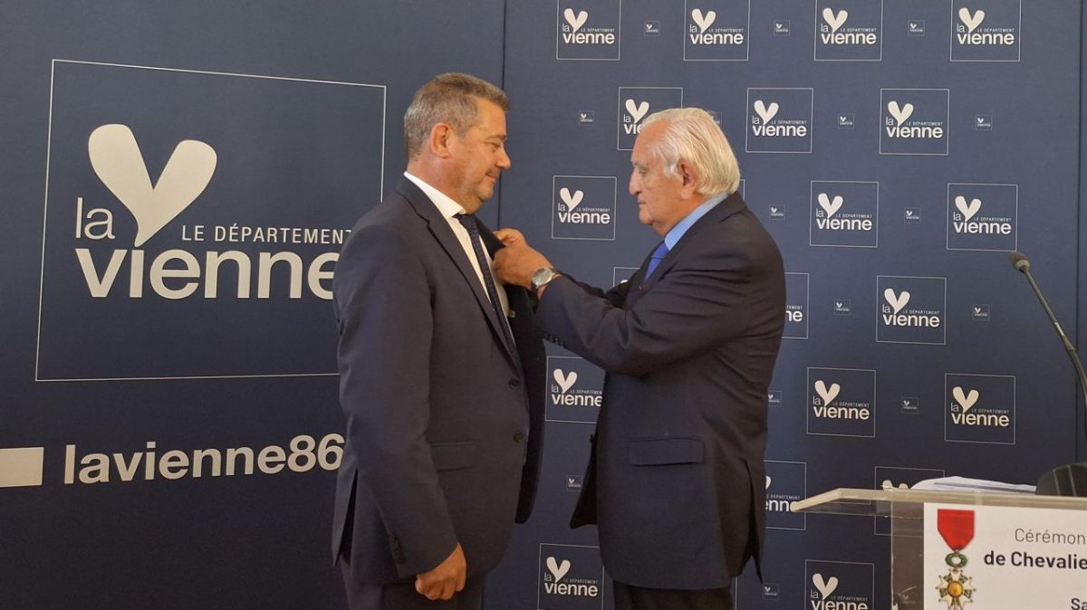 Alain Pichon honoré par la Légion d'honneur lors d'une cérémonie touchante