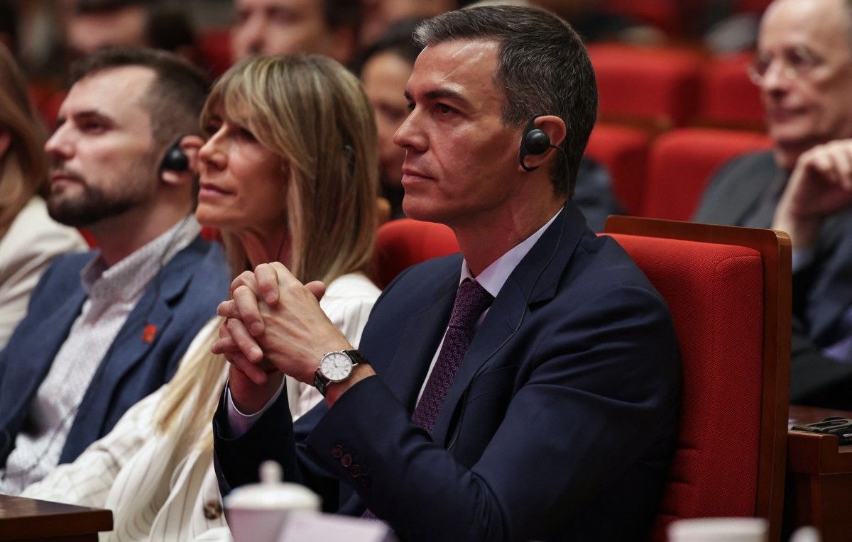 Begoña Gómez consignée à domicile : l'épouse du Premier ministre espagnol au cœur d'une affaire de corruption