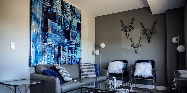 Créer l'harmonie : les meilleures couleurs à associer au gris dans votre déco