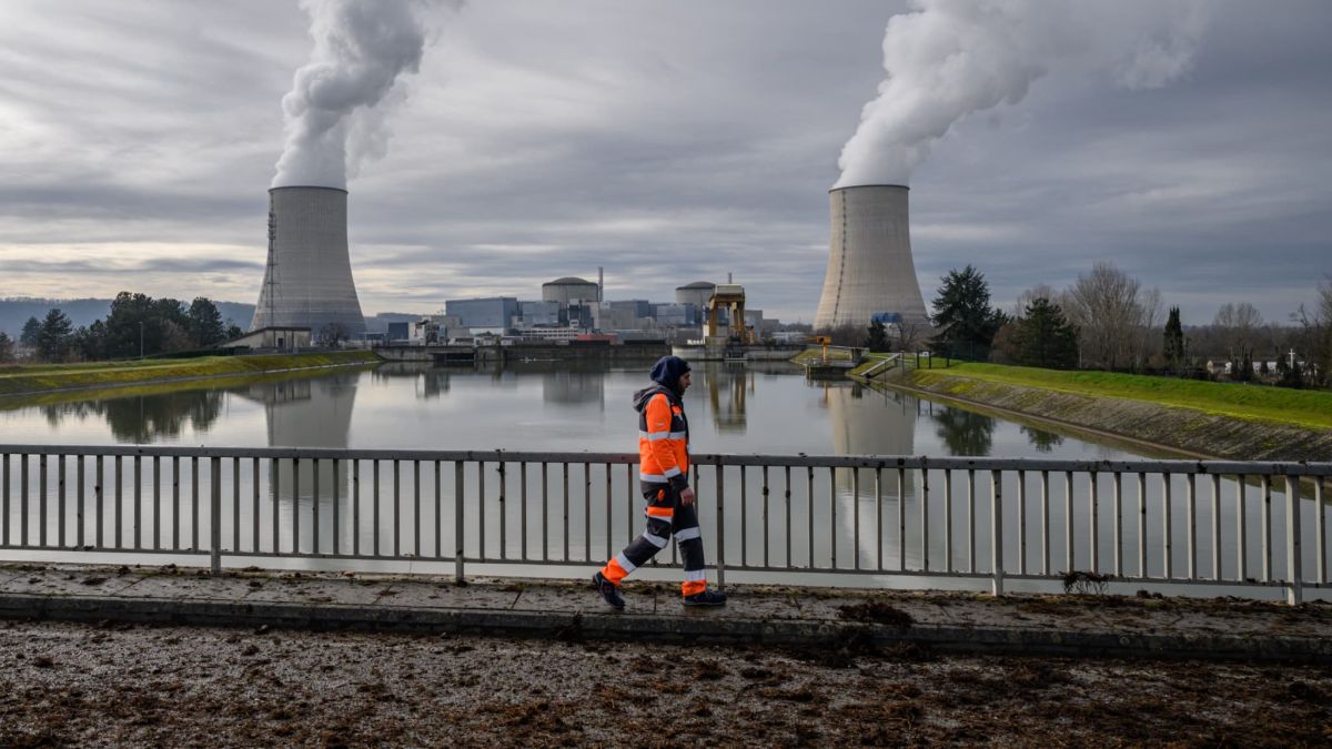 Des réacteurs à l'arrêt : la flambée des prix de l'électricité en France