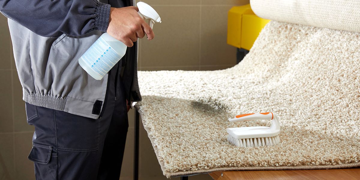 Détacher votre tapis : 7 astuces naturelles qui font leurs preuves