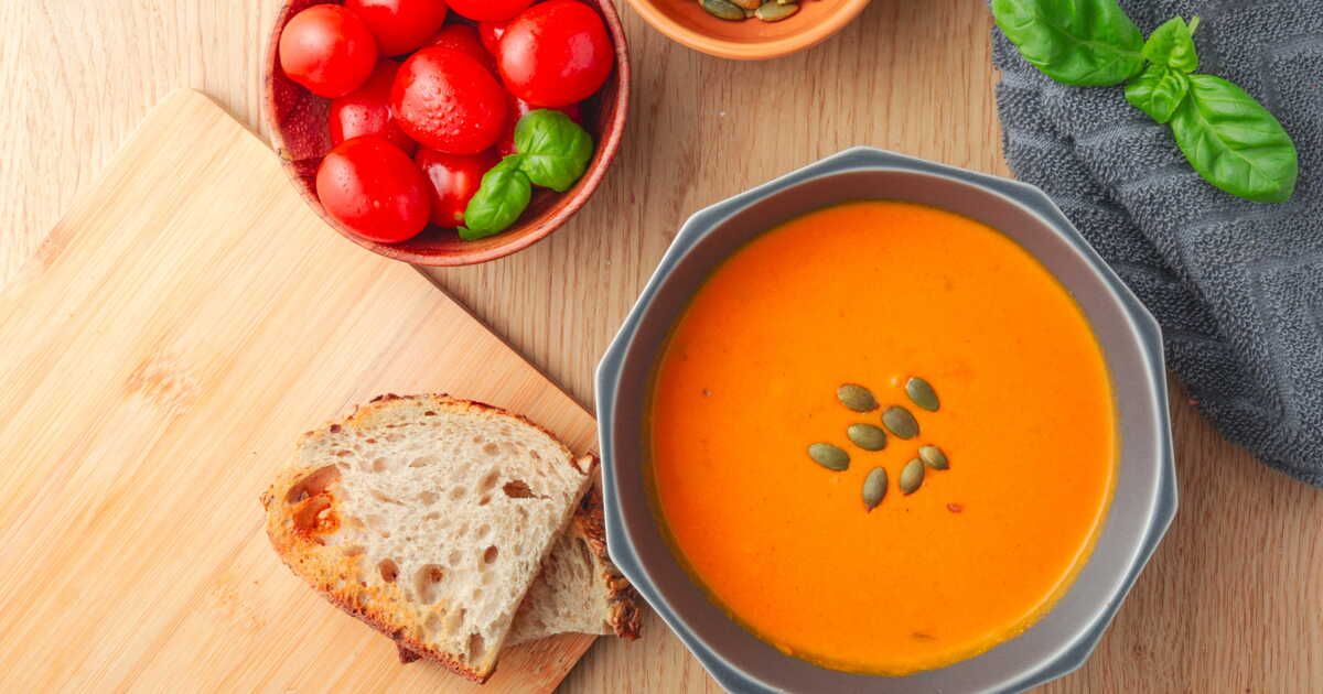 la soupe réconfortante aux légumes rôtis : un délice d'automne