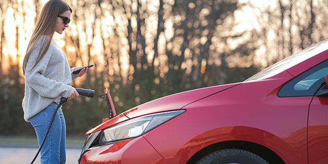 Recharger sa voiture électrique grâce à l'énergie solaire : une solution d'avenir